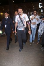 Sanjay Dutt snapped at Mumbai airport on 17th July 2016